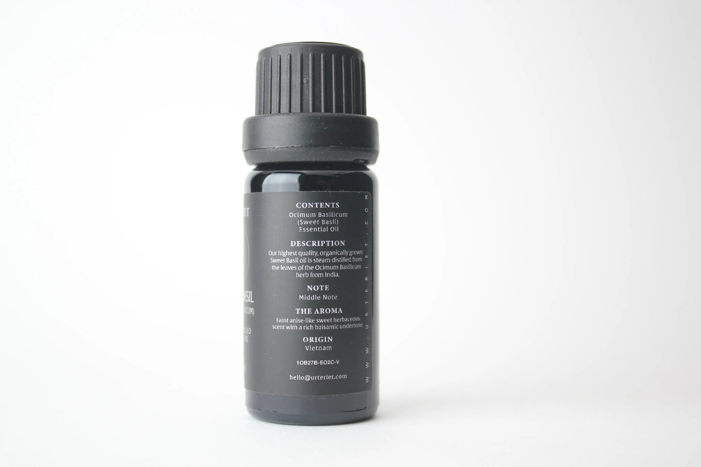 Sweet Basil (Ocimum Basilicum) essential oil 