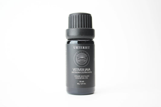 Indonesian Vetiver (Vetiver Zizanioides) organic essential oil 